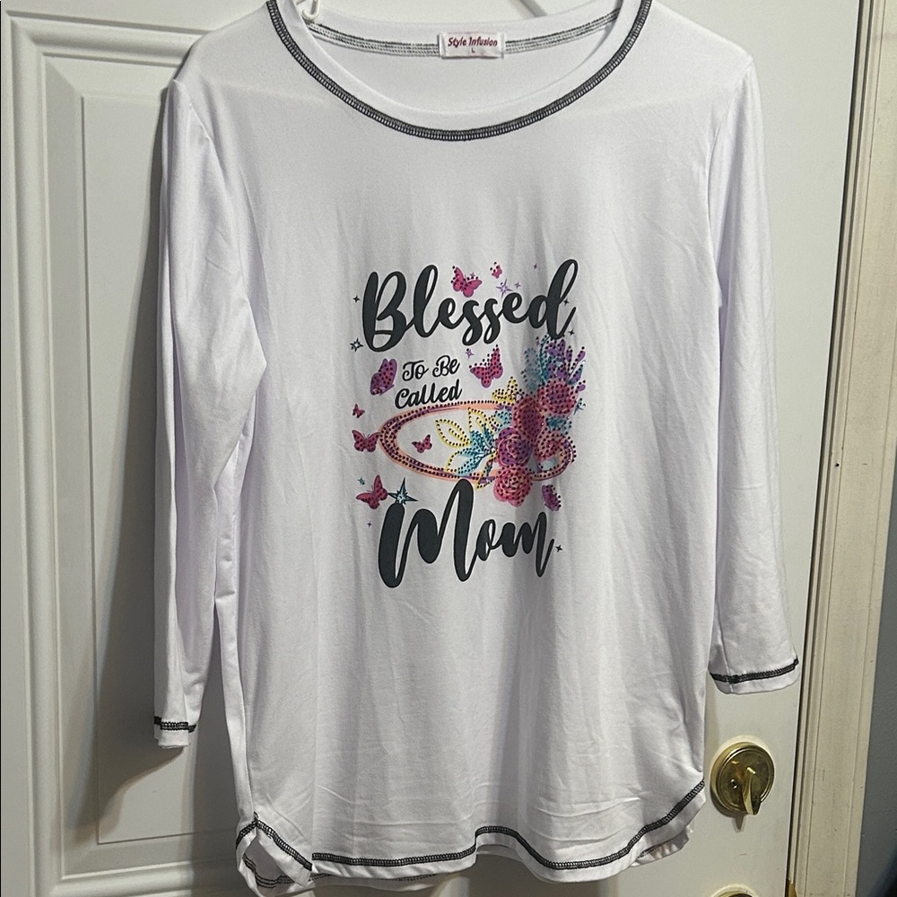 White Blessed Mom Long Sleeve Tee NWOT